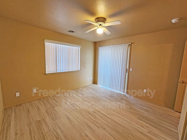 Building Photo - 3280 E Winery Rd