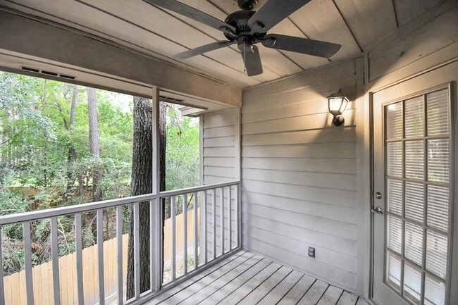 Building Photo - 60 Lakeridge Ct