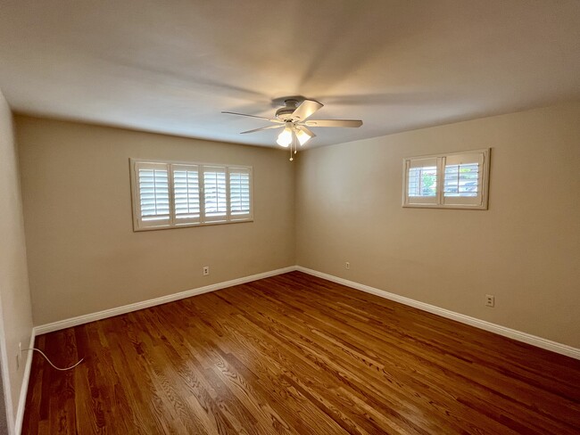 Building Photo - 9686 Wayfarer Dr