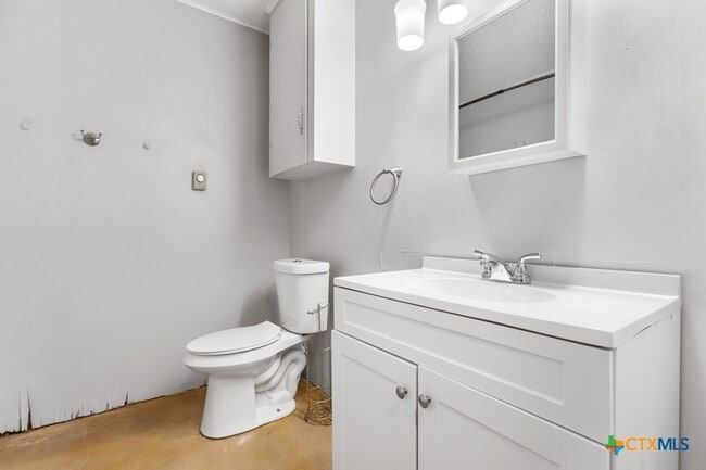 Building Photo - 222 Redbud Ln