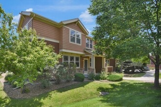 Building Photo - Modern 2-Bed, 3-Bath Home in The Village at Five Parks – Ralston Valley - AVAILABLE SEPTEMBER 1ST!!