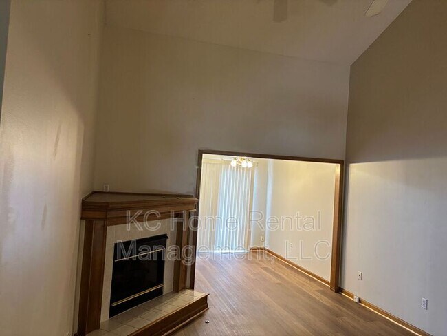 Building Photo - 501 Regina Ct