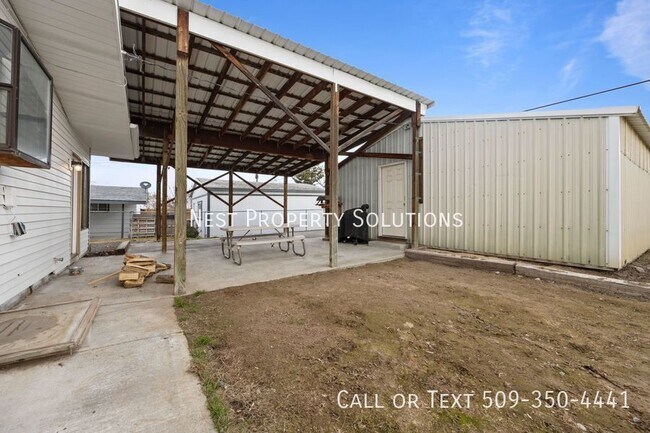 Building Photo - 1221 S Baker St