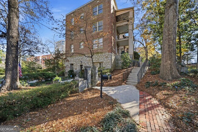 Building Photo - 2814 Peachtree Rd NW