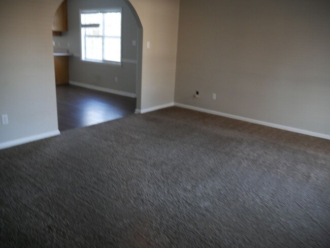 Building Photo - Three bedroom!