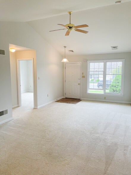 Building Photo - 425 N Prince St