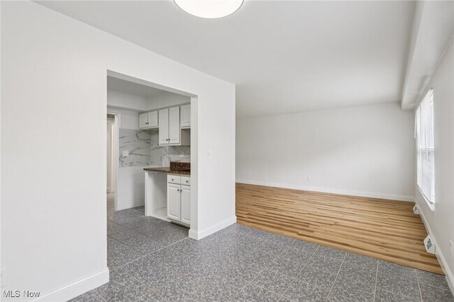 Building Photo - 3279 Warrensville Center Rd