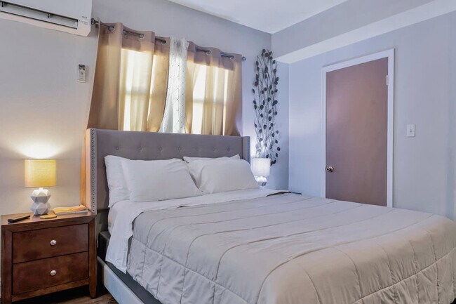 Building Photo - 3317 W St Conrad St