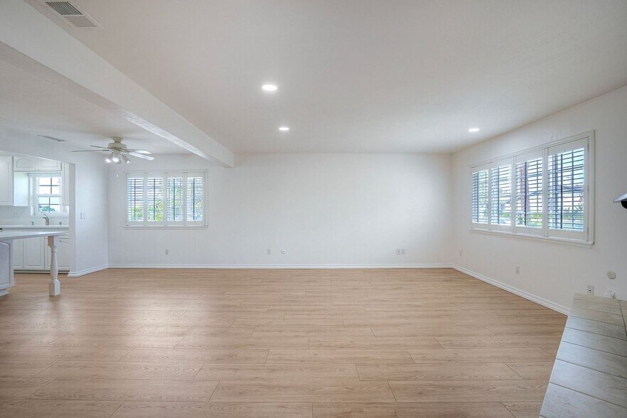 Building Photo - 2511 Meadow Lark Dr