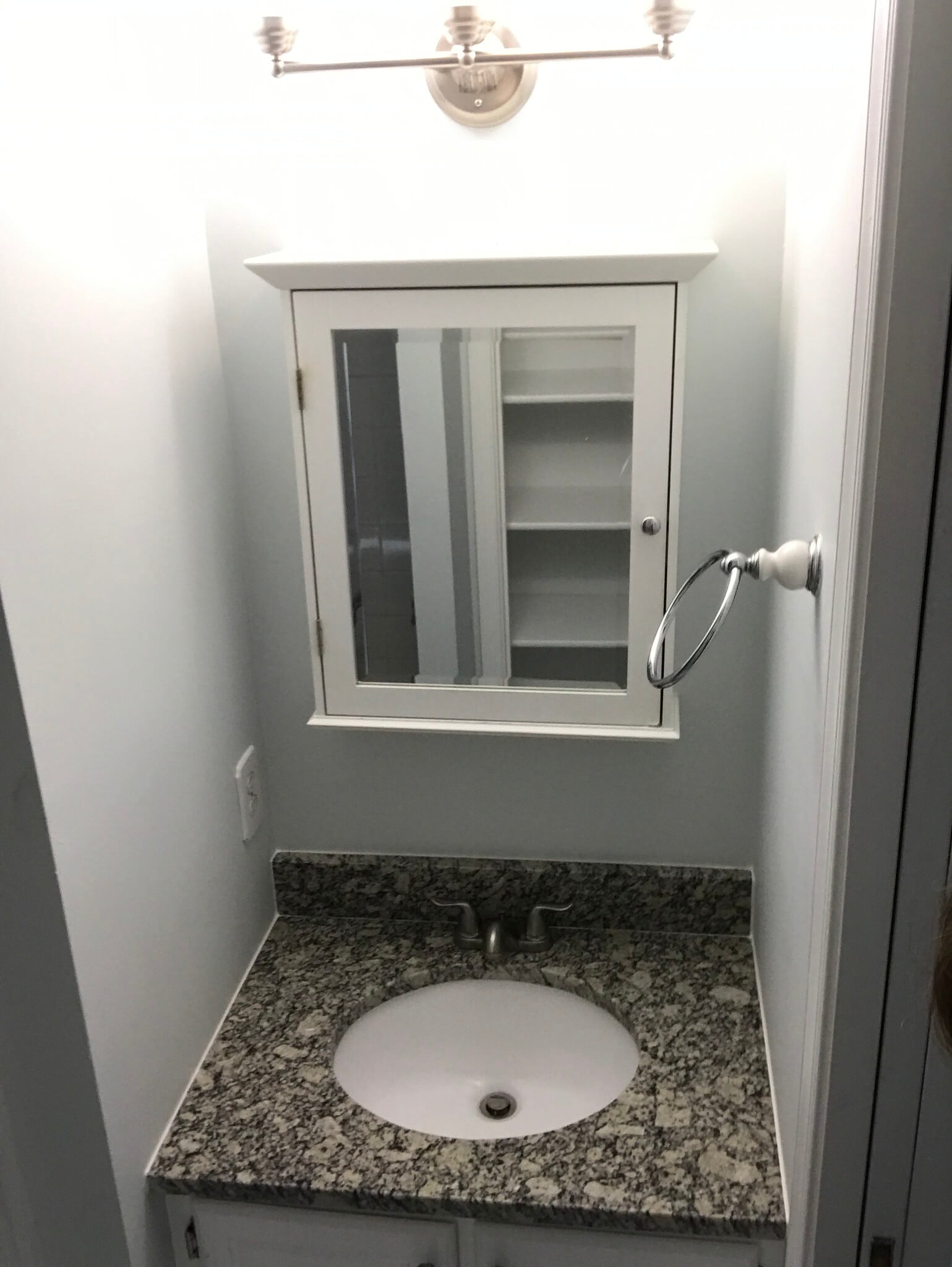 master bathroom - 845 N Greenbrier St