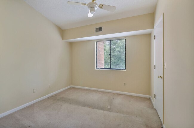 Building Photo - 123 Turtle Creek Rd
