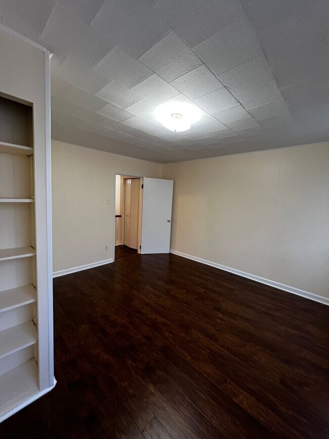 Building Photo - Modern 2 Bed. w/ additional office/small 3rd bedroom Passyunk Square Home w/ W/D, Central Air and...