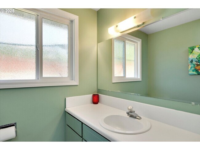 Building Photo - Bull Mountain Gem – Single-Level 3BR with 2 Living Areas, Large Yard & Pergola Patio