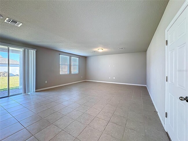 Building Photo - 5251 Meredrew Ln