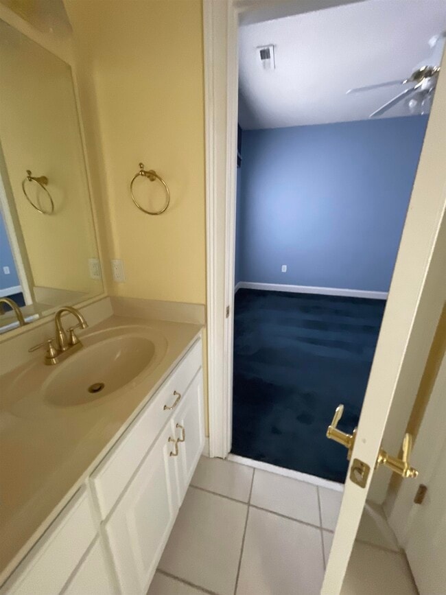 Building Photo - 530 Winterberry Ln