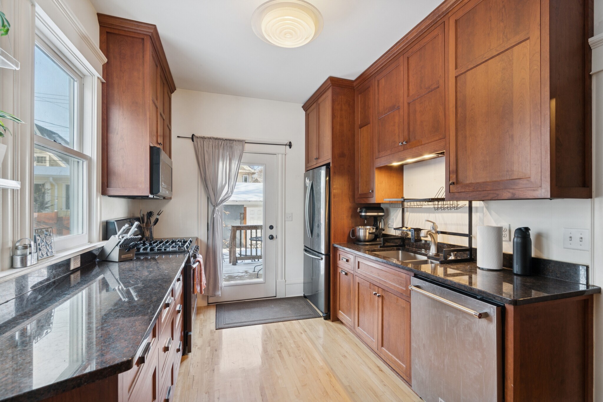 Building Photo - 2120 Emerson Ave S