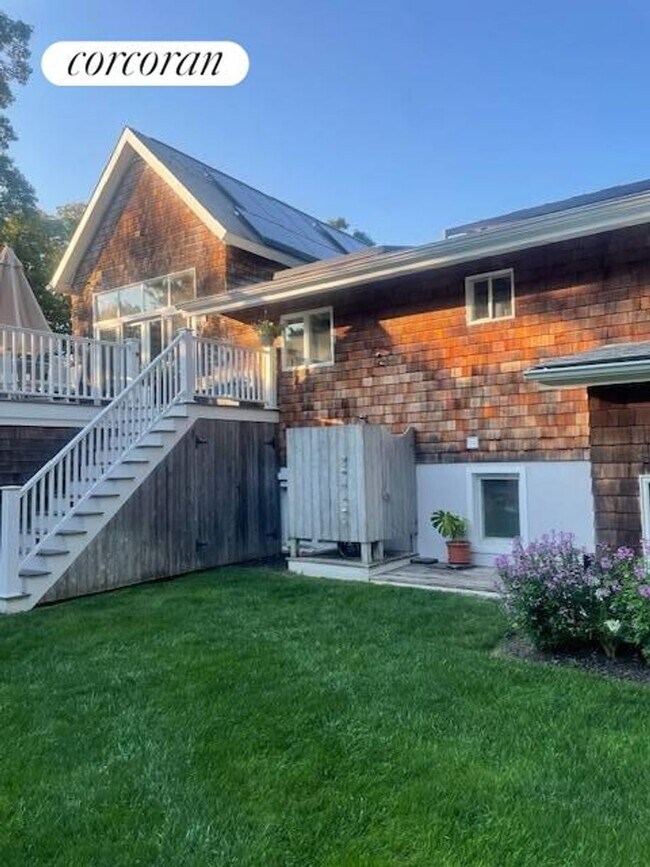 Building Photo - 86 Runnymede Dr