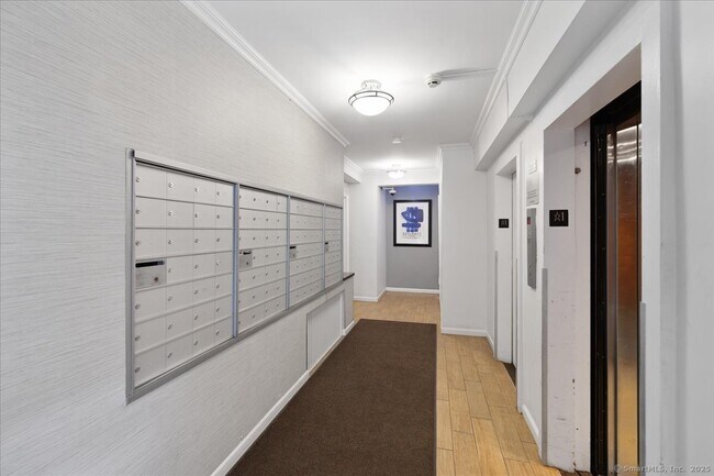 Building Photo - 700 Summer St
