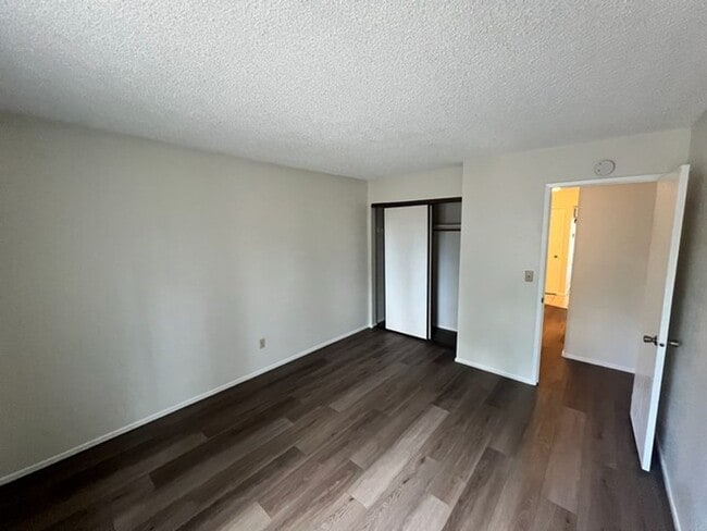 Building Photo - Updated Two Bedroom Sparks Condo in Gated Community