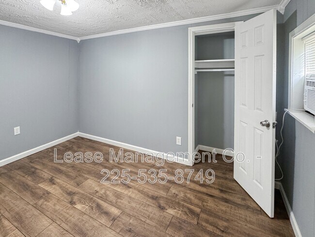 Building Photo - 2822 Elizabeth St