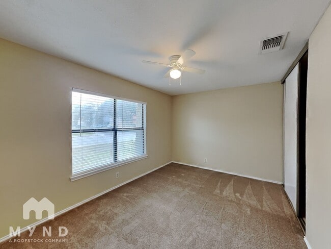 Building Photo - 3403 Shallow Grove