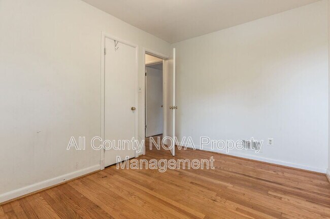 Building Photo - 4141 21st Rd N