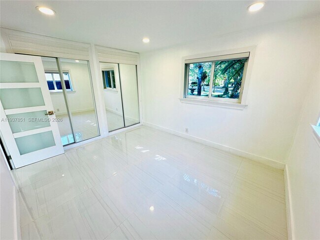 Building Photo - 8160 W 18th Ct