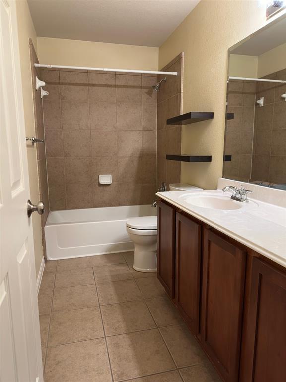 Building Photo - 15008 Fernhill Dr