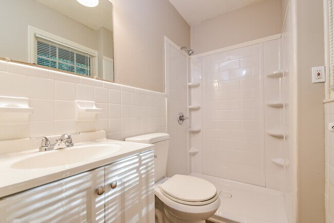 Building Photo - 6970 Richard Ln