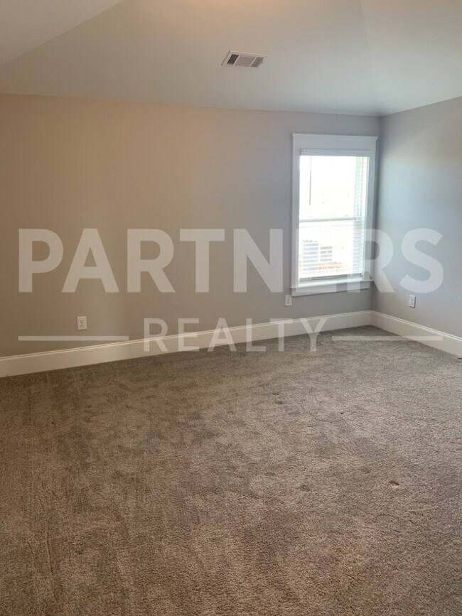 Building Photo - 170 Ave of Learning