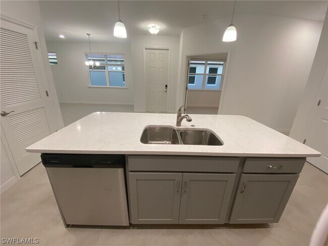 Building Photo - 4225 Bloomfield St