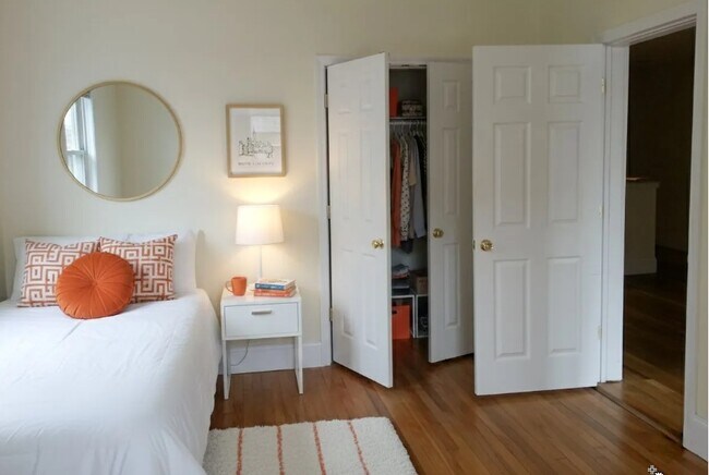 Building Photo - 62 Egmont St