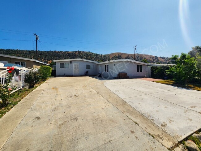 Primary Photo - 2 Bedroom, 1 bathroom