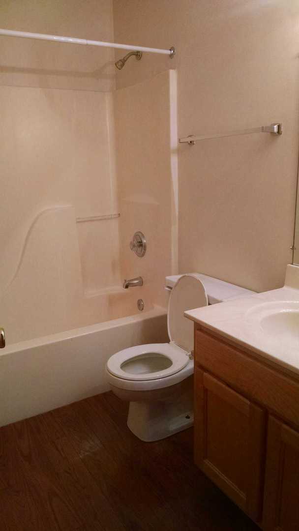 Building Photo - 3 Bedroom, Spacious Townhome- Available July 2026!