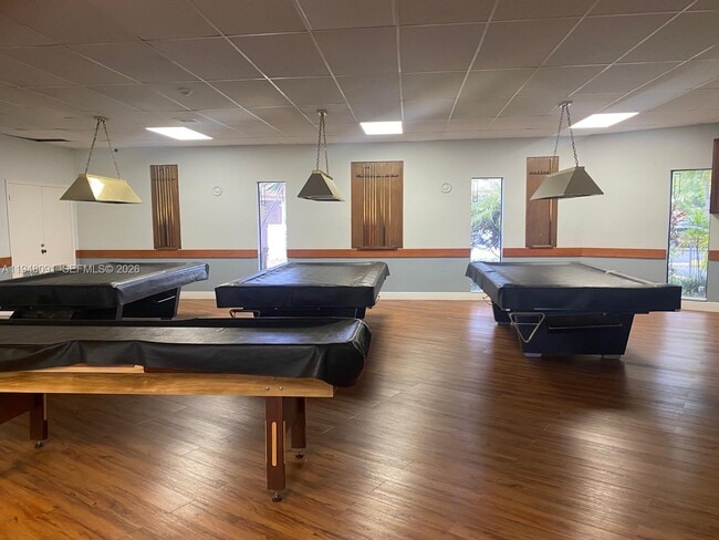 Building Photo - 412 Briarwood Cir