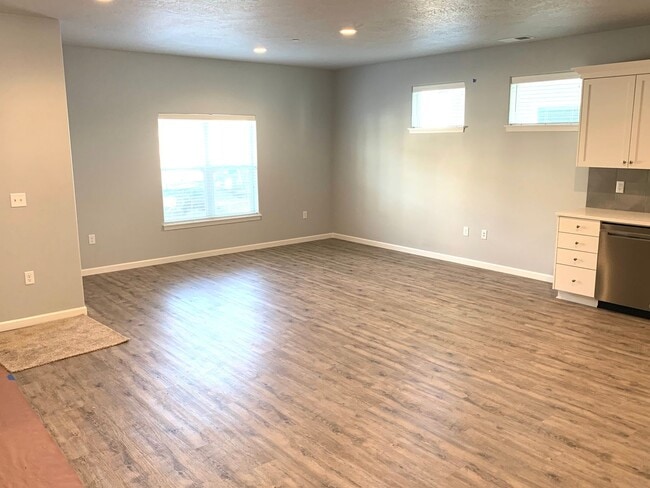 Building Photo - 3/2.5 Townhome for rent