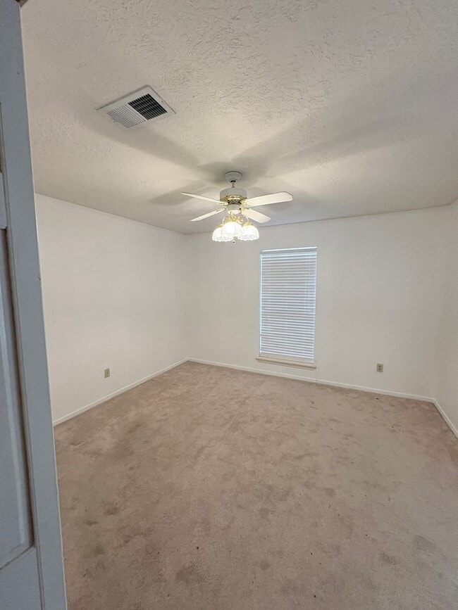 Building Photo - 22803 Trailwood Ln