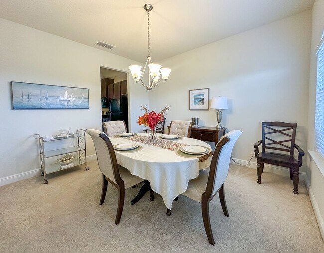 Building Photo - Furnished Rental in Golf Cart District!