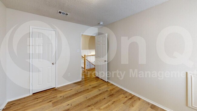 Building Photo - 804 Squire Ct