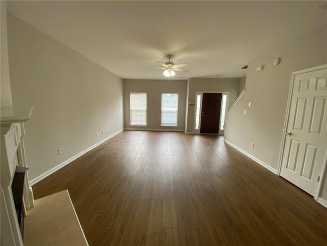Building Photo - 677 Kenridge Dr