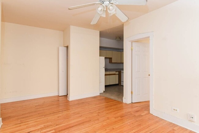 Building Photo - 1532 N Kedzie Ave