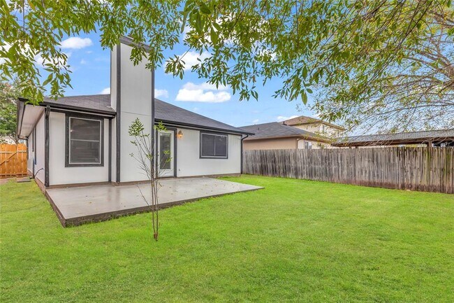 Building Photo - 16613 Jaron Dr