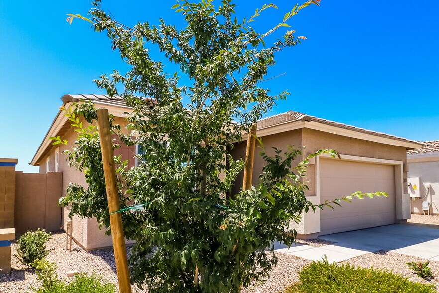 Building Photo - 20251 W Buchanan St