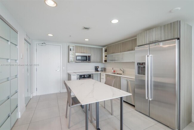 Building Photo - 6700 Indian Creek Dr