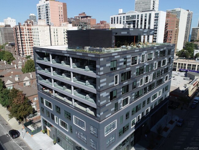 Building Photo - 1165 N Clark St