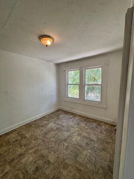 Building Photo - 8410 N Elmer St