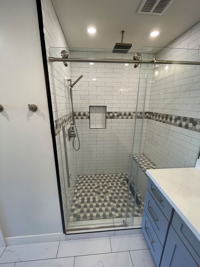Building Photo - NO HOA Heated Pool-Gorgeous 3bed/2bath Home in Old Town Scottsdale