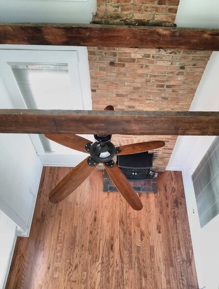 Building Photo - 810 E Washington St