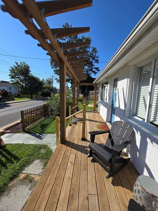 Building Photo - Beautiful Bungalow In the Twin Beaches