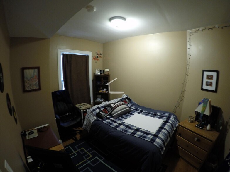 Building Photo - 8 Saint Lukes Rd